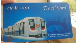 Delhi Metro: क्या मेट्रो स्मार्ट कार्ड हो जाएंगे बंद? जानें अब क्या होगा नया और कैसे कर पाएंगे आप सफर?