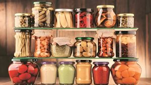 Success Story:एक हाउसवाइफ ने बनाया अचार से करोड़ों का बिजनेस, 500 रुपये से की थी शुरुआत, देखें इनकी पूरी कहानी