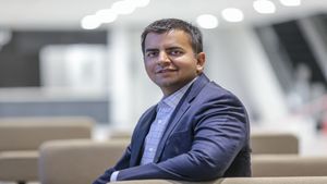 Ola CEO Bhavish Aggarwal Net Worth: ओला कंपनी के सीईओ की इतनी है नेट वर्थ, जानकर हो जाएंगे हैरान 