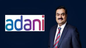 Gautam Adani को लगा झटके पर झटका! शेयरों में गिरावट, कुल संपत्ति भी घटकर हो गई इतनी, जानकर नहीं होगा विश्वास