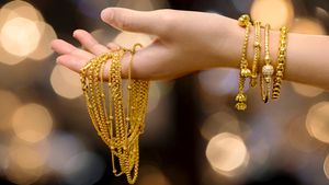 Gold Rate India: आज 28 नवंबर को सोना हो गया सस्ता! 18, 22, 24K गोल्ड का देखें भाव, ये है लेटेस्ट रेट