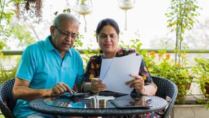 Life Certificate for Pension: पेंशनधारकों के लिए जरूरी खबर! 30 नवंबर तक कर लें ये काम, वरना नहीं मिलेगी पेंशन