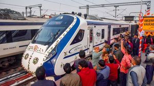 Vande Bharat Express: देश की सबसे लंबी वंदे भारत ट्रेन में 30 नवंबर तक करें सफर, ये है पूरा रूट और किराया
