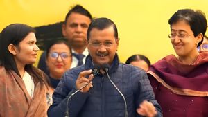 Delhi चुनाव से पहले बुजुर्गों को मिला बड़ा तोहफा, अब संजीवनी योजना के तहत होगा फ्री इलाज 