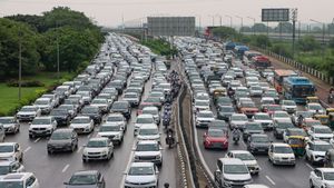 New Traffic Rule: कोहरे के चलते UP ट्रैफिक पुलिस ने जारी किया नया नियम, नहीं मानने पर लगेगा जुर्माना 