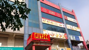 FIITJEE के कोचिंग सेंटर्स पर लगा ताला! सैलरी न मिलने पर टिचर्स ने छोड़ी नौकरी, पेरेंट्स स्टूडेंट्स हुए परेशान