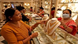 Gold Rate Today: लगातार दूसरे दिन नहीं बदला सोने का दाम, 22K का इतना है रेट, लखनऊ में ये है सोने का भाव 