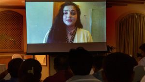 Mamta Kulkarni Net Worth: मशहूर एक्ट्रेस ममता कुलकर्णी ने लिया संन्यास, जानें कितनी संपत्ति की हैं मालकिन