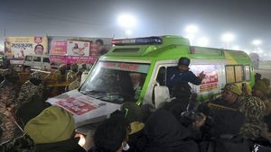 Mahakumbh 2025: कुंभ में मौनी अमावस्या पर मची भगदड़, अमृत स्नान रुका, अखाड़ा प्रमुख ने कही ये बात 