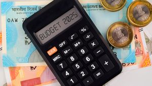 Budget 2025 Students: निर्मला सीतारमण ने स्टूडेंट्स के लिए बजट 2025 में दिया तोहफा, करें चेक 