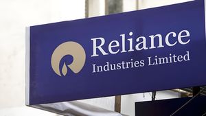 Reliance Success Story: धीरूभाई अंबानी ने चचरे भाई के साथ रखी रिलायंस इंडस्ट्रीज़ की नींव, जानें सक्सेस स्टोरी