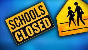 Maha Kumbh 2025 Schools Holidays: महाकुंभ के कारण यूपी में इन जगहों पर 12 फरवरी तक स्कूल बंद, करें चेक