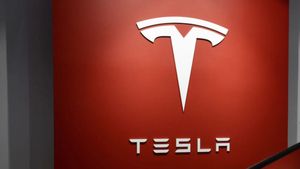 Tesla Store Manager Job: टेस्ला में निकली स्टोर मैनेजर की जॉब, एक्सपीरियंस से लेकर लोकेशन तक, जानें डिटेल