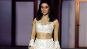 Shraddha Kapoor Net Worth: आज 38 साल की हुई श्रद्धा कपूर, इतने करोड़ की हैं मालकिन, जानकर नहीं होगा विश्वास