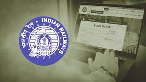 Indian Railways: कन्फर्म टिकट ट्रांसफर करना है आसान या मुश्किल? जानें क्या कहता है रेलवे का नियम 