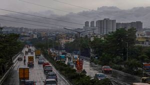 Bangalore Weather Forecast: बारिश से बैंगलोर का मौसम हुआ सुहाना, अगले 4 दिन कैसा रहेगा हाल? IMD ने बताया 