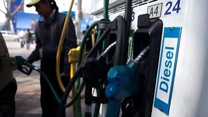Diesel Price Hike: इस राज्य में आम लोगों को लगा झटका! महंगा मिलेगा डीजल, 1L का रेट अब इतना हुआ