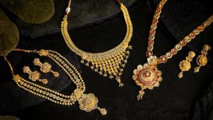 Gold Rate Today India: देशभर में लगातार दूसरे दिन सस्ता हुआ सोना! आज 24K गोल्ड ₹21,300 फिसला, ये है नए रेट