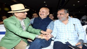 Paresh Rawal Net Worth: 70 साल के हुए 'बाबू भैया', करीब 240 फिल्मों में किया है काम, इतने करोड़ के हैं मालिक