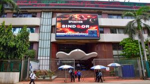 Stock Market Updates: शेयर बाजार में लगातार दूसरे दिन बिकवाली, सेंसेक्स 271 अंक गिरकर बंद, IT स्टॉक्स से दबाव