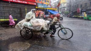 UP Weather Forecast: लू और प्रचंड गर्मी से यूपी बेहाल! जल्द होगी बारिश, IMD ने बता दी तारीख