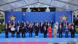 EU Sanction on Russia: रूस पर यूरोपीय संघ के देशों ने लगाए नए प्रतिबंध, यूक्रेन से युद्ध रोकने के लिए दबाव 