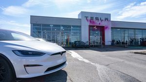 Tesla Store: मुंबई में 15 जुलाई को खुलेगा टेस्ला का पहला स्टोर, 'एक्सपीरियंस सेंटर' नाम दिया