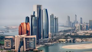 करियर प्लानिंग के लिए जरूरी जानकारी, UAE में काम करने से पहले इन 13 वर्क परमिट के बारे में जानें, ये है डिटेल