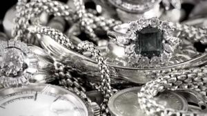 Gold नहीं, अब Silver में होगी कमाई! त्योहारी सीजन में आसमान छूएगा चांदी का भाव? जानें एक्सपर्ट की राय