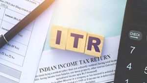 Income Tax Returns: फाइलिंग में गलती हो गई? जुर्माने से बचना है तो जान लें रिवाइज्ड रिटर्न भरने का पूरा तरीका