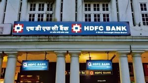 HDFC Bank के शेयर का भाव अचानक 50 फीसदी हुआ कम - ये है बड़ी वजह