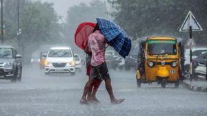 Bengaluru Weather Update : भारी बारिश से कई इलाकों में जलभराव; IMD ने जारी किया येलो अलर्ट