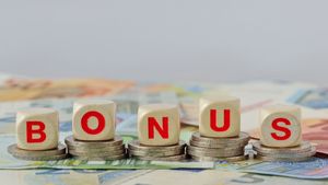 Bonus Issue: फ्री में शेयर देंगी ये 2 कंपनियां, एक ने तो 6 महीने में ही दोगुना कर दिया पैसा