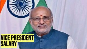 Vice President Salary : उपराष्ट्रपति को हर महीने कितना मिलता है वेतन? जानें कौन-कौनसी मिलती हैं सुविधाएं