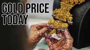 Gold Price Today: 2 दिन में 12500 रुपये सस्ता हुआ सोना; जानें क्या है 22 और 24 कैरेट 10 ग्राम गोल्ड का नया रेट