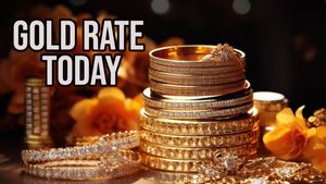 Gold Rate Today: सोने की चमक पड़ी फीकी! इतना सस्ता हुआ गोल्ड रेट; जानें 22 व 24 कैरेट की नई कीमत