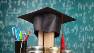 Student Savings Account: छात्र के लिए सबसे बढ़िया बचत खाता! जानें किस बैंक में मिलेगा अधिक फायदा? 