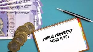 PPF Calculator : 1 लाख रुपये के सालाना निवेश से कितने साल में बनेगा 27 लाख का फंड? समझें गुना-गणित