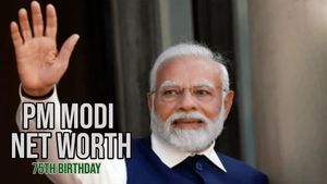 PM Modi Net Worth: 13 साल CM; 11 साल PM फिर भी ना कोई घर ना कोई कार, कितनी है प्रधानमंत्री की संपत्ति?