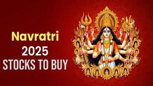 Navratri Stocks: मुनाफे की खुशियों से पोर्टफोलियो को भर देंगे ये 4 शेयर - जानें टारगेट