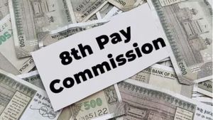 8th Pay Commission: इन 5 फैक्टर्स से बढ़ेगी केंद्रीय कर्मचारियों की सैलरी, जानें किसे मिलेगा फायदा - किसे नहीं