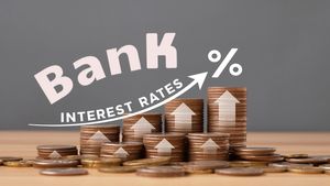 Interest Rate: SBI; HDFC सहित इन 10 बैंकों में FD पर मिल रहा तगड़ा ब्याज; चेक करें लेटेस्ट रेट