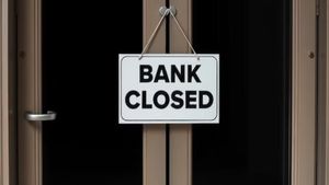 Bank Closed Today: रामनवमी पर आज बैंक बंद रहेंगे? ब्रांच जाने से पहले एक क्लिक में जानें