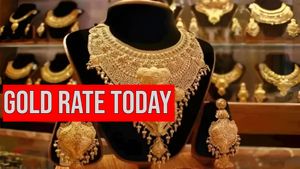 Gold Rate Today: करवा चौथ से पहले नई ऊंचाई पर सोना! फिर इतना महंगा हुआ गोल्ड - जानें क्या है ताजा रेट