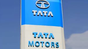 Tata Motors Demerger: ऐतिहासिक दिन! 2 भागों में बंटा कंपनी का बिजनेस, शेयरों में तेजी
