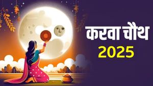 Karwa Chauth 2025: कितने बजे निकलेगा करवा चौथ का चांद? इस खास मौके पर पत्नी को दें दिल छू लेने वाला ये गिफ्ट