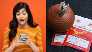 Post Office Savings Plan: गजब की स्कीम है भाई! 2 साल में सिर्फ ब्याज से Rs 60000 की होगी कमाई - DETAILS