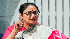 CM रेखा गुप्ता का ऐलान! छठ पर्व पर दिल्ली में सरकारी अवकाश, घाटों पर होंगी विशेष व्यवस्थाएं