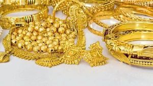 Dubai Gold Rate: सोमवार को दुबई में सोने की कीमत बढ़ी या घटी? जानें 24K, 22K और 18K गोल्ड के दाम               