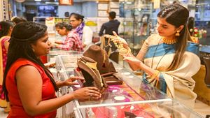 Gold Rate Today: रविवार को सोने का भाव बढ़ा या घटा? जानें प्रमुख शहरों समेत देश में 10 ग्राम गोल्ड का ताजा रेट